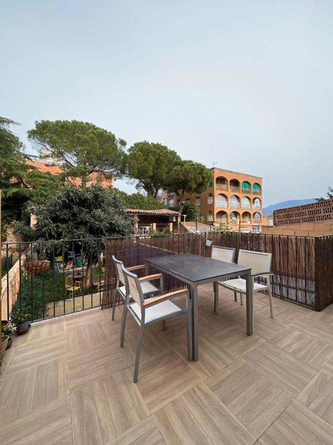 Alojamiento Con Encanto En Planta Superior Ideal Para Trabajo Y Escapadas Familiares En Montserrat Esparreguera Esterno foto