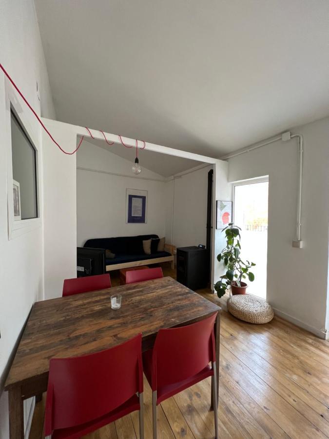 Alojamiento Con Encanto En Planta Superior Ideal Para Trabajo Y Escapadas Familiares En Montserrat Esparreguera Esterno foto