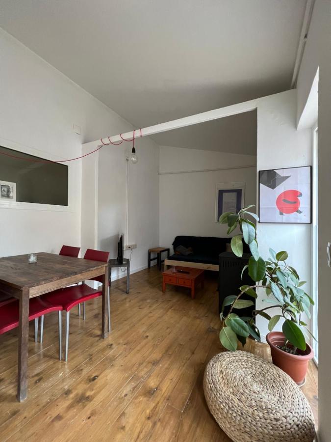 Alojamiento Con Encanto En Planta Superior Ideal Para Trabajo Y Escapadas Familiares En Montserrat Esparreguera Esterno foto