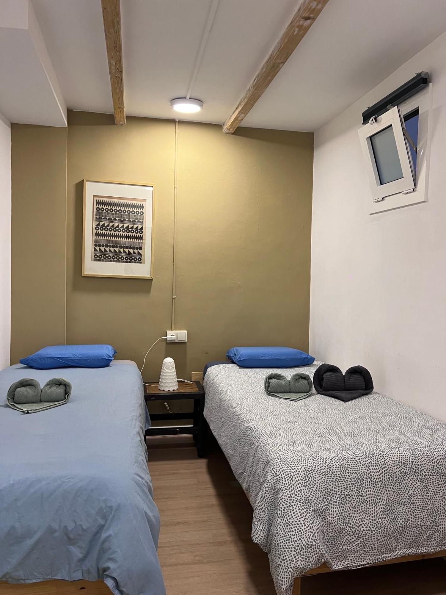 Alojamiento Con Encanto En Planta Superior Ideal Para Trabajo Y Escapadas Familiares En Montserrat Esparreguera Esterno foto