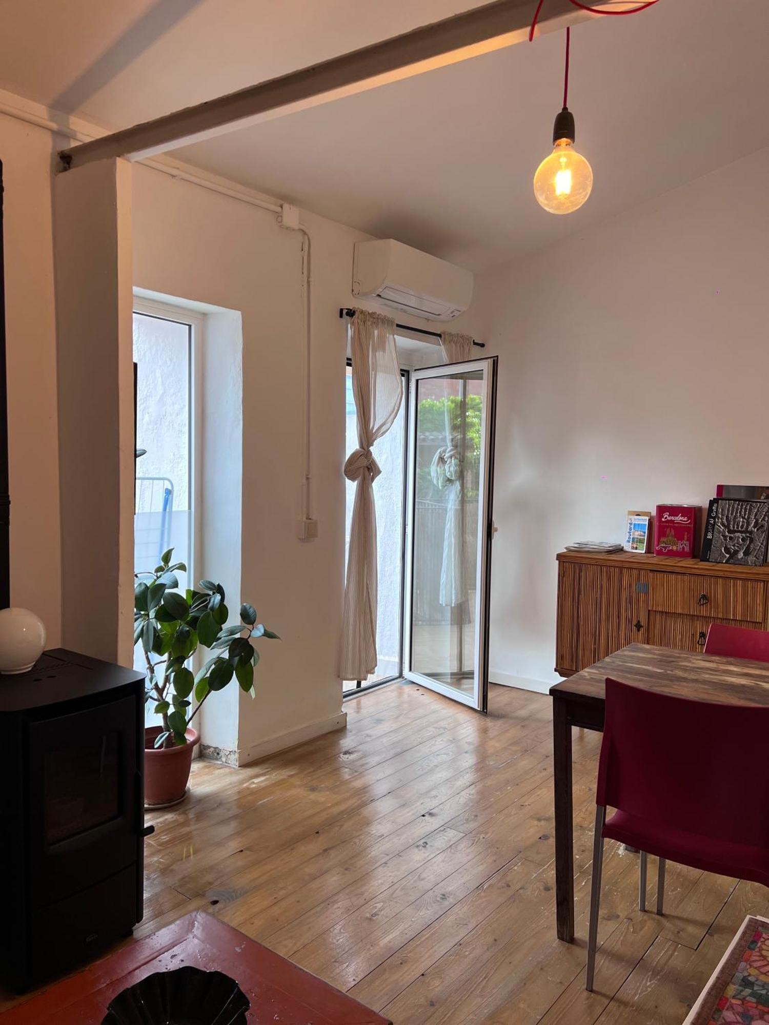 Alojamiento Con Encanto En Planta Superior Ideal Para Trabajo Y Escapadas Familiares En Montserrat Esparreguera Esterno foto